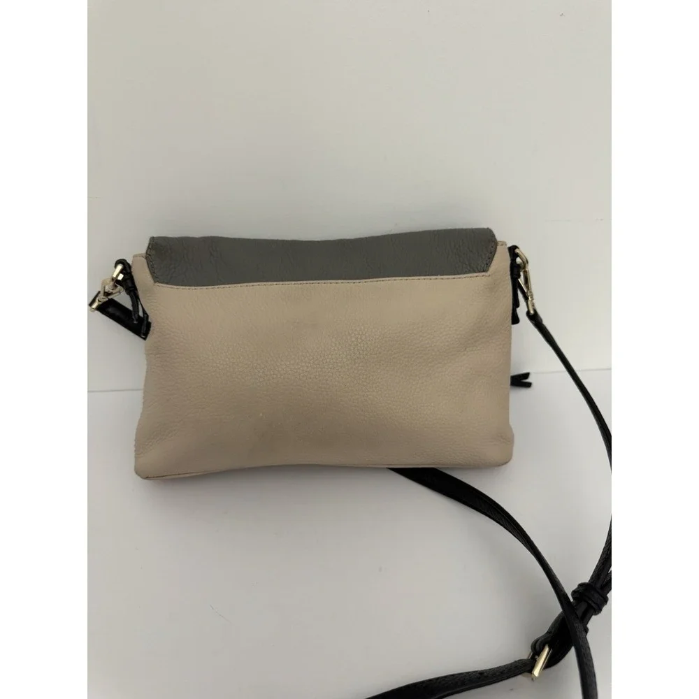 Kate‎ Spade New York creme/black purse w/ shoulder strap RN0102760 used